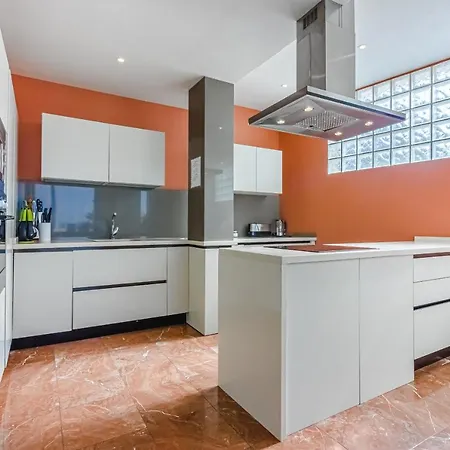 Eleonora, Luxury With Heated Pool Ocean View In Adeje, Tenerife Villa Costa Adeje (Tenerife)