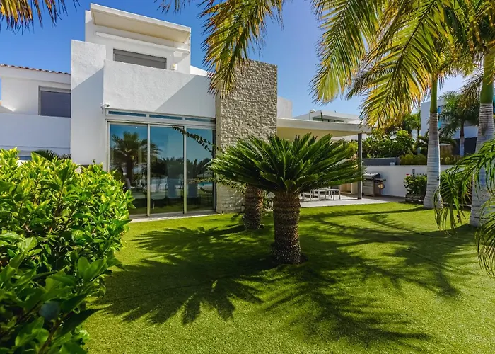 Eleonora, Luxury With Heated Pool Ocean View In Adeje, Tenerife Villa *