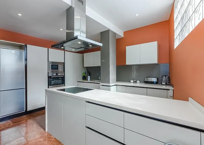 Villa Eleonora, Luxury With Heated Pool Ocean View In Adeje, Tenerife *