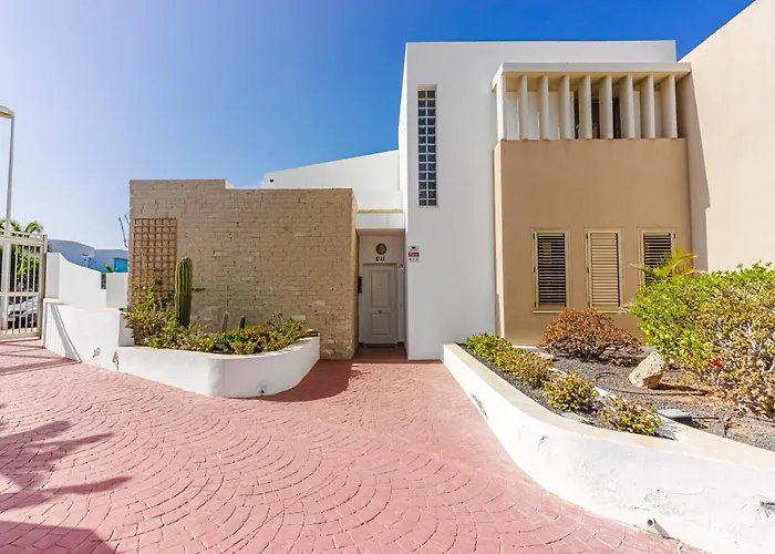 Villa Eleonora, Luxury With Heated Pool Ocean View In Adeje, Tenerife